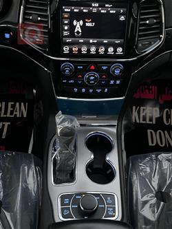 جیپ گراند شیرۆکی